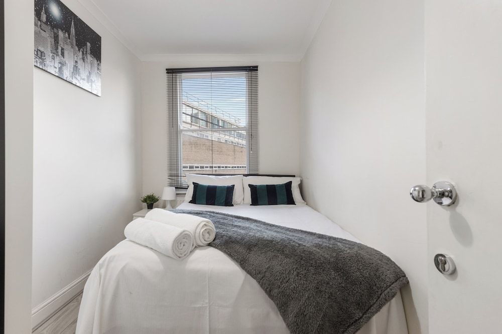 City Escape London - Spacious 4 Bedroom House House 4