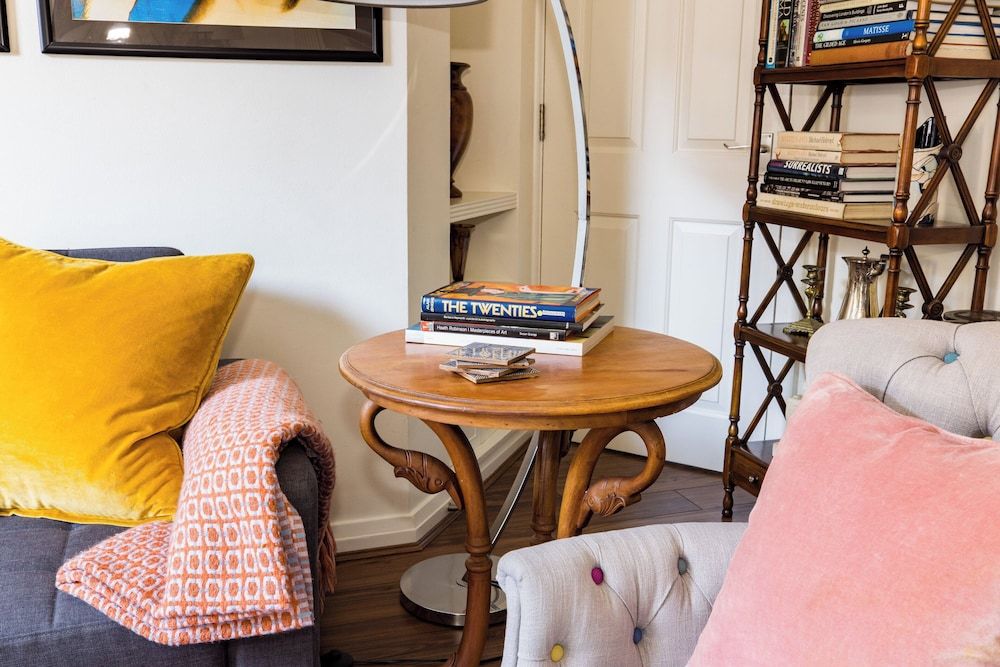 Mayfair 3-bed 5-guest Berkeley Square 1729 House Apartment 20