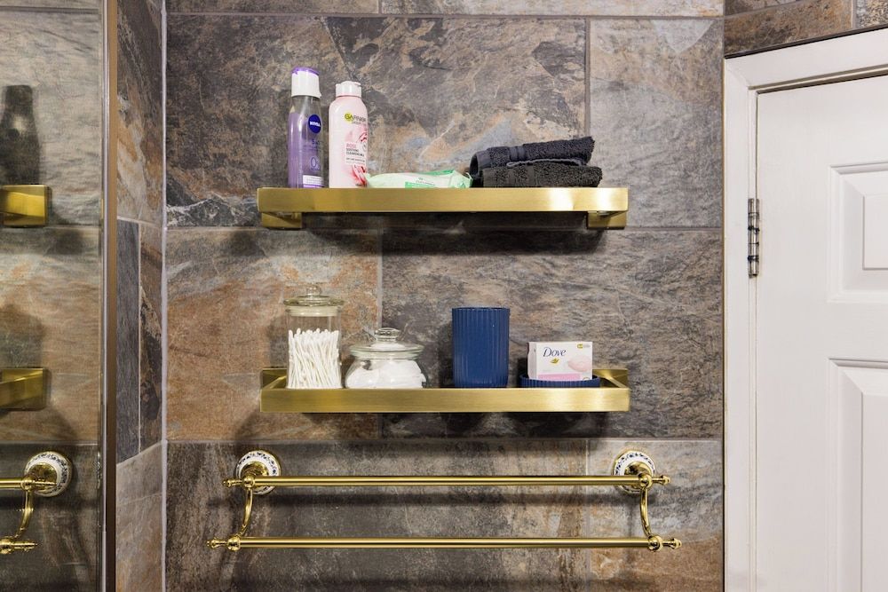 Mayfair 3-bed 5-guest Berkeley Square 1729 House Apartment 13