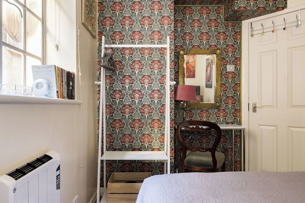 Mayfair 3-bed 5-guest Berkeley Square 1729 House Apartment 15