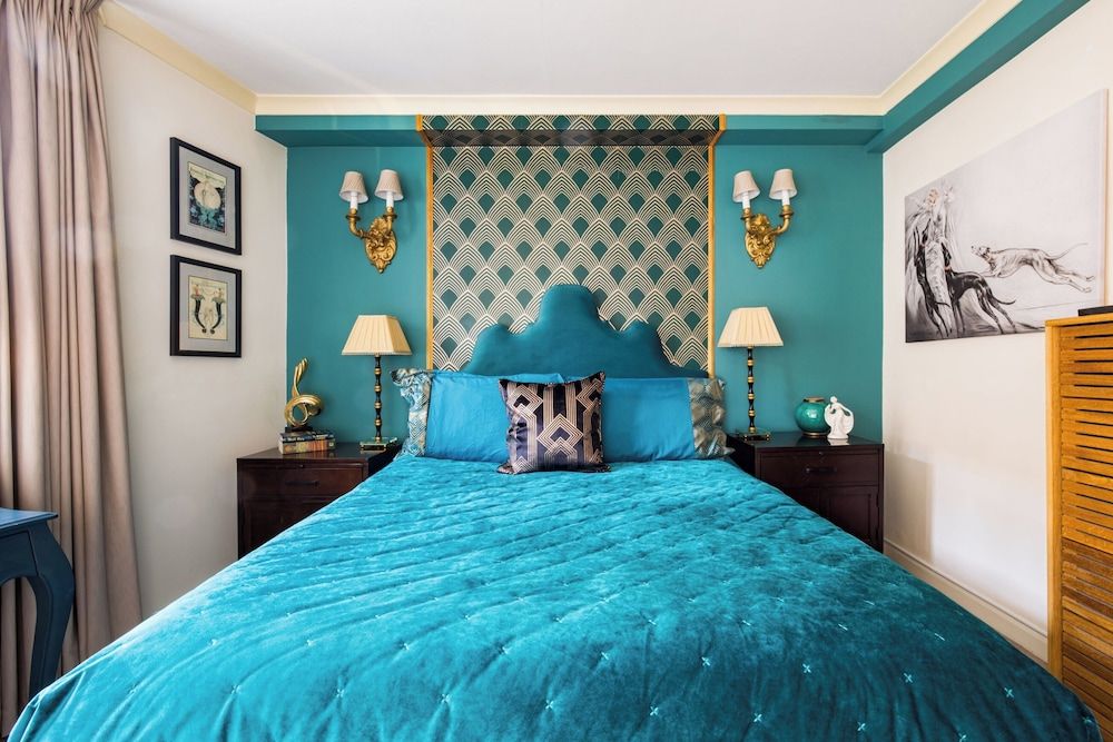 Mayfair 3-bed 5-guest Berkeley Square 1729 House Apartment 2