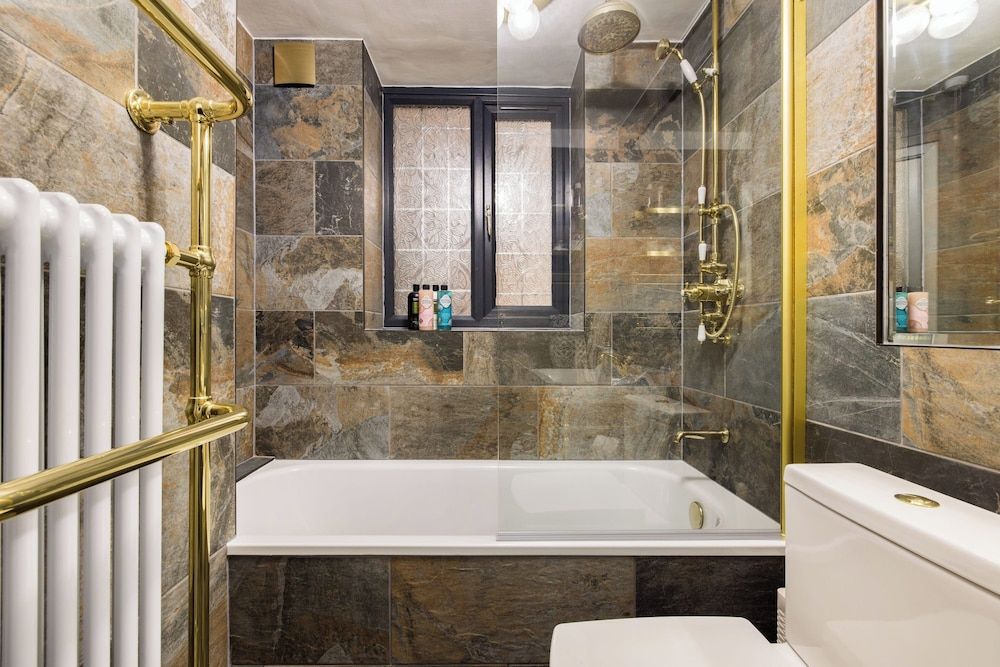 Mayfair 3-bed 5-guest Berkeley Square 1729 House Apartment 10