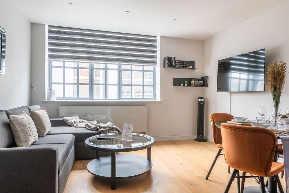 Amigos Nest - Farringdon - by Frankie Says Apartment 8