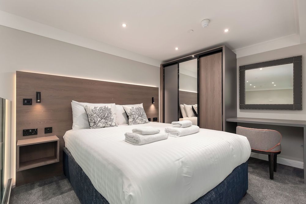 Deluxe Apartment