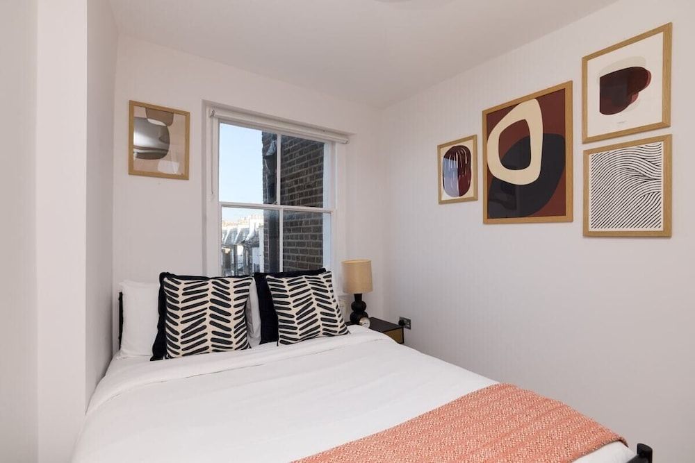 House (2 Bedrooms)