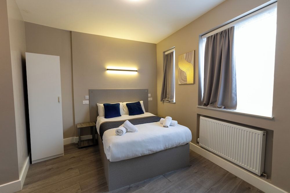 Paragraph Palmers Green