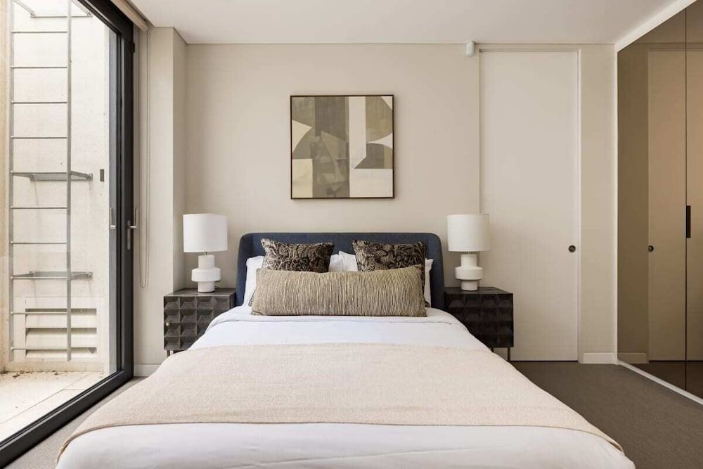 The St John's Wood Hideout - 5bdr Home With Garden House (5 Bedrooms)