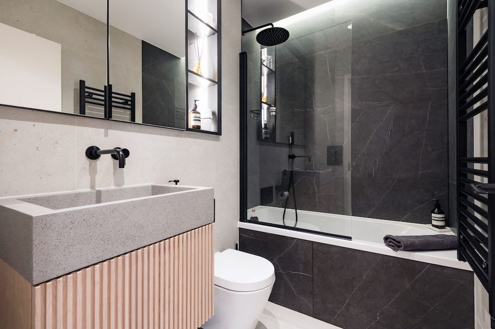 The Modern Glasshouse - by Out of Office Lifestyle Apartment 21