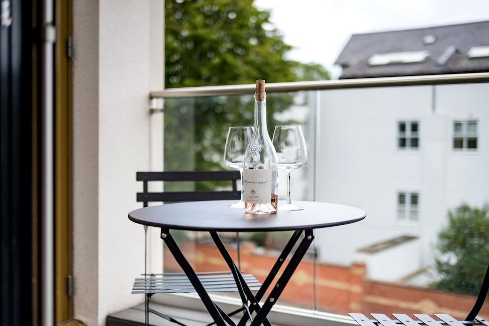 The Modern Glasshouse - by Out of Office Lifestyle Apartment 12