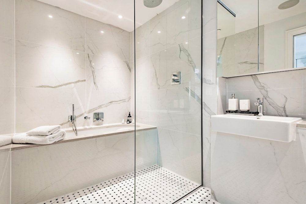 The Smooth Velvet - by Out of Office Lifestyle Apartment, Accessible 17