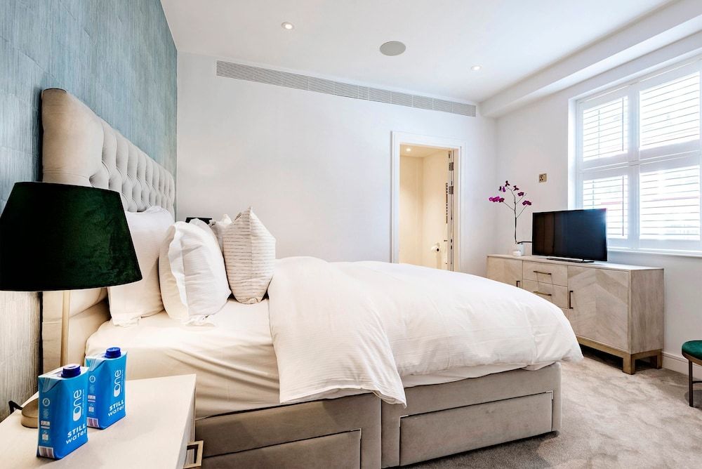 The Smooth Velvet - by Out of Office Lifestyle Apartment, Accessible 6