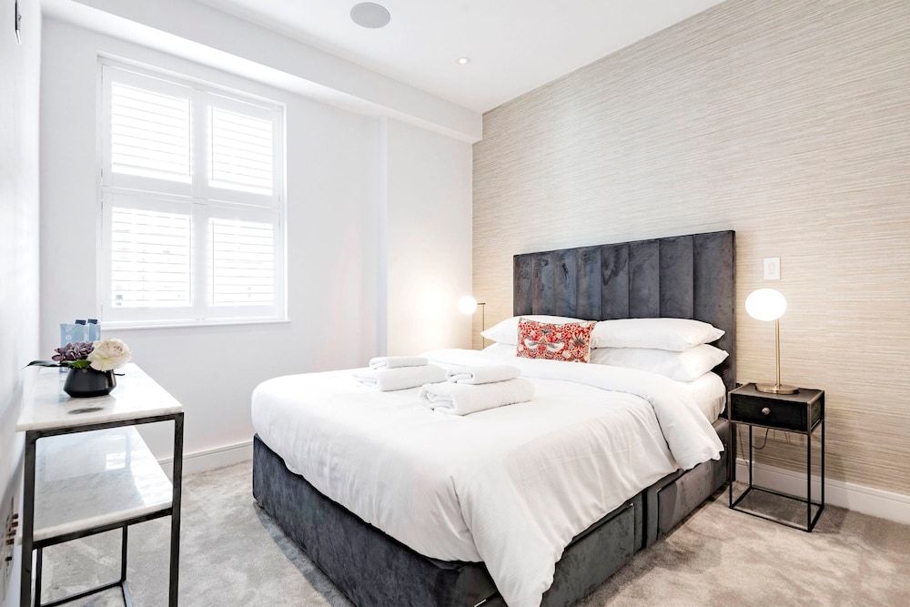 The Smooth Velvet - by Out of Office Lifestyle Apartment, Accessible 3