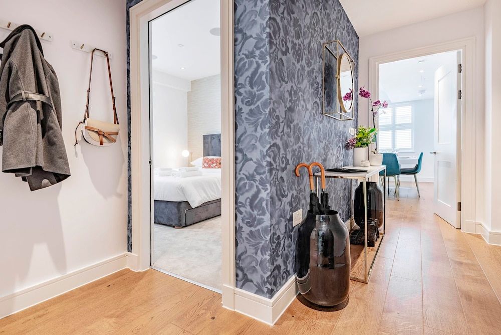 The Smooth Velvet - by Out of Office Lifestyle Apartment, Accessible 18