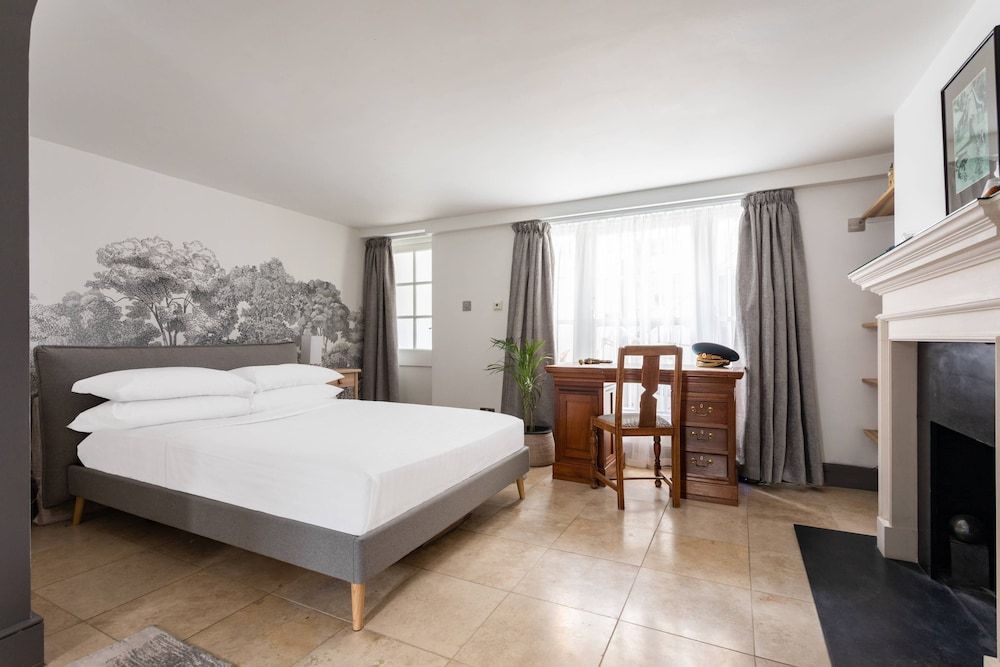 Apartment (4 Bedrooms)
