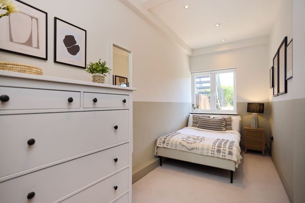 House (2 Bedrooms)
