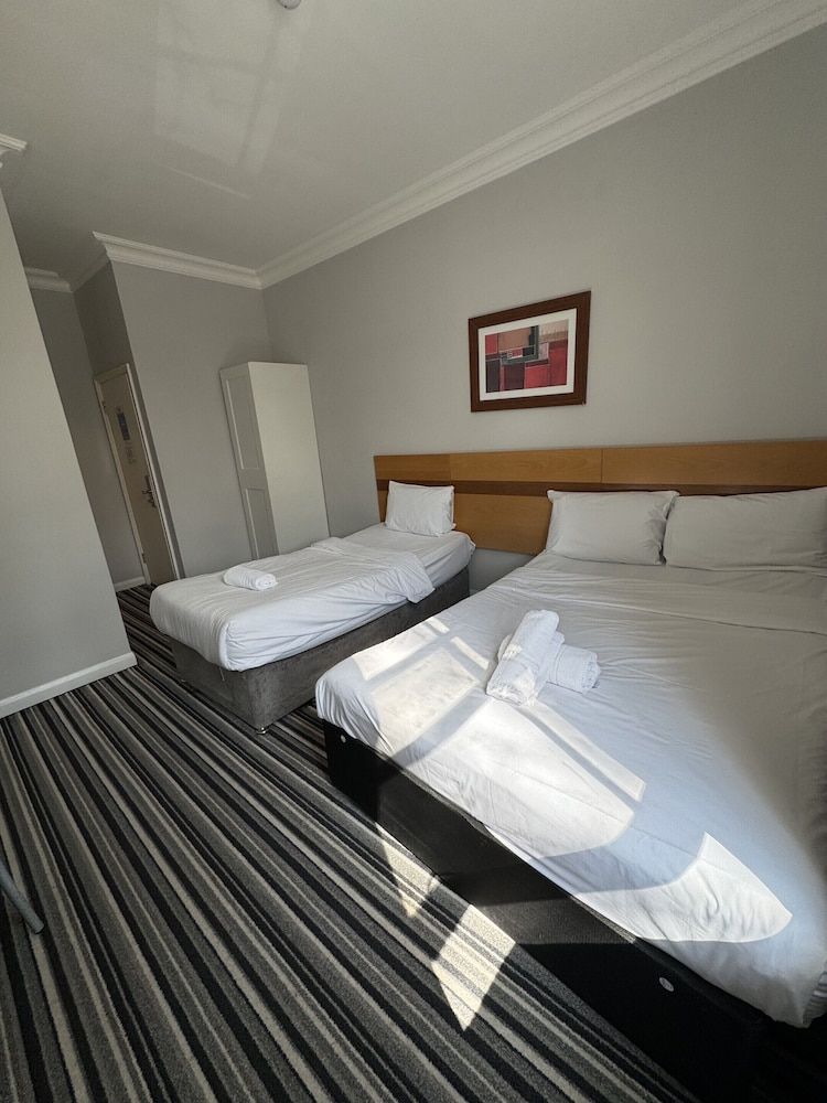 Premium Triple Room, Ensuite (1 Double 1 Single)