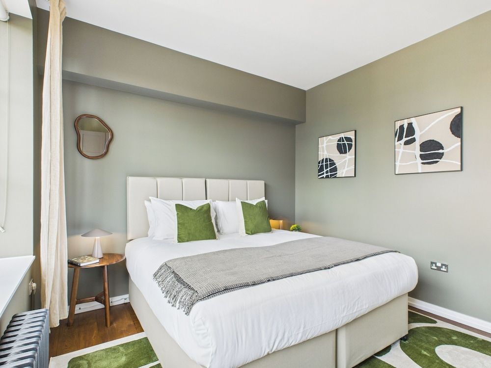 Deluxe Duplex, City View