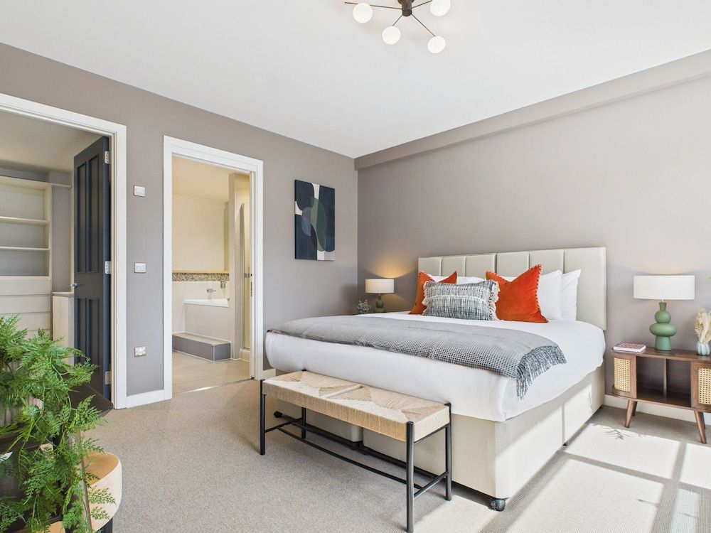 Superior Apartment, 4 Bedrooms, City View