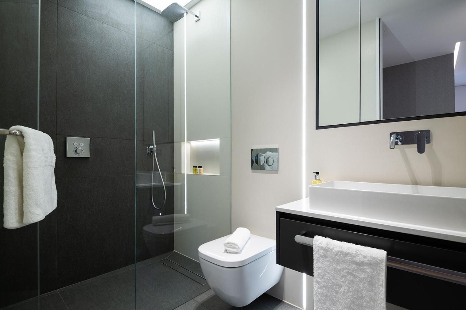 Superior One-Bedroom Apartment