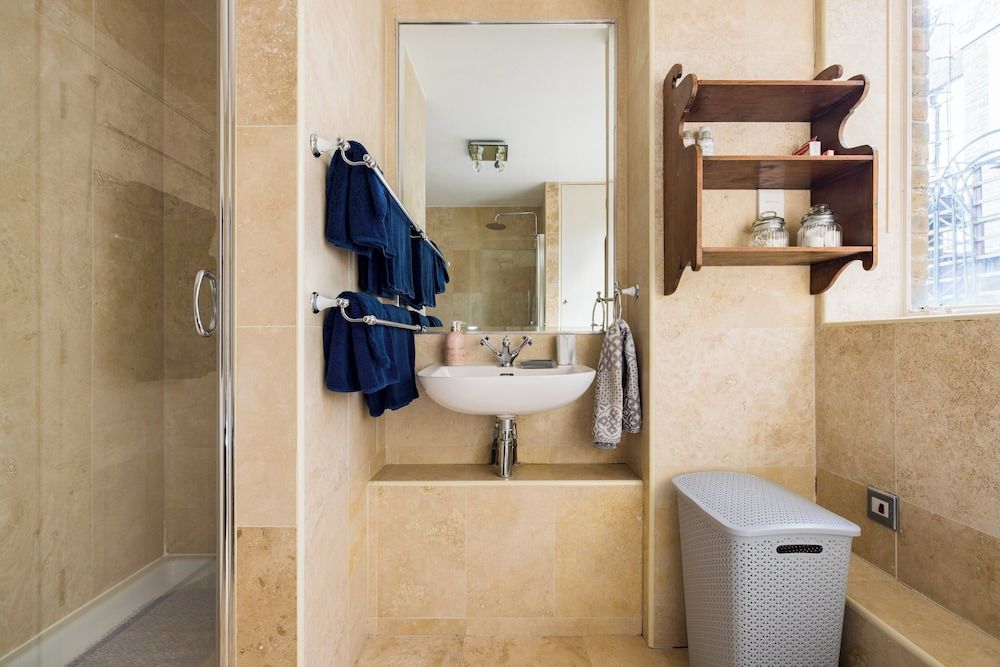 Mayfair 9-bed Townhouse - Sleeps 16, Patio & Ac House 22