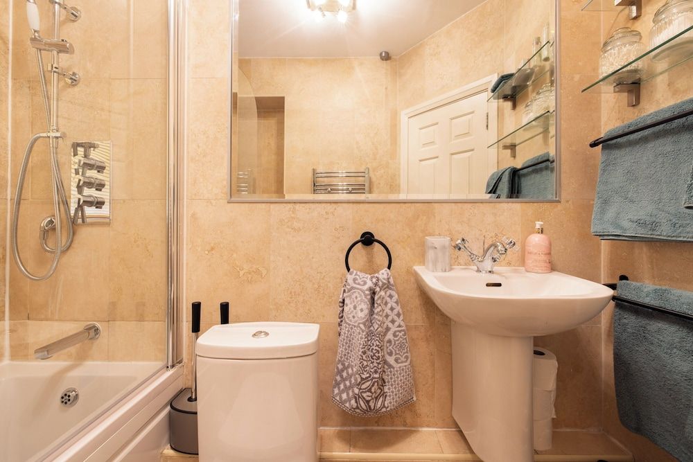 Mayfair 9-bed Townhouse - Sleeps 16, Patio & Ac House 21