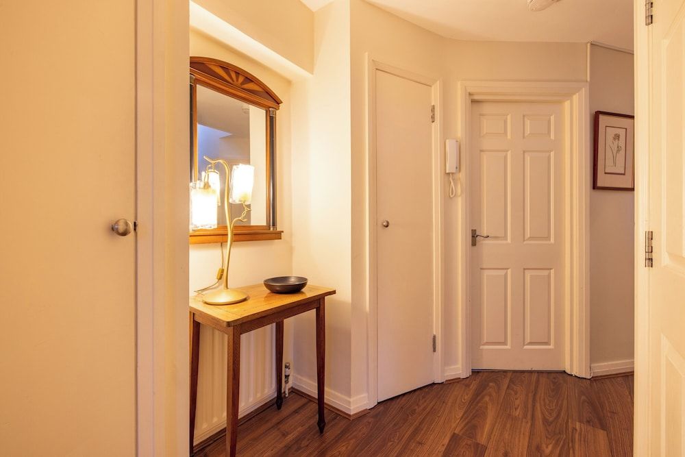 Mayfair 9-bed Townhouse - Sleeps 16, Patio & Ac House 30