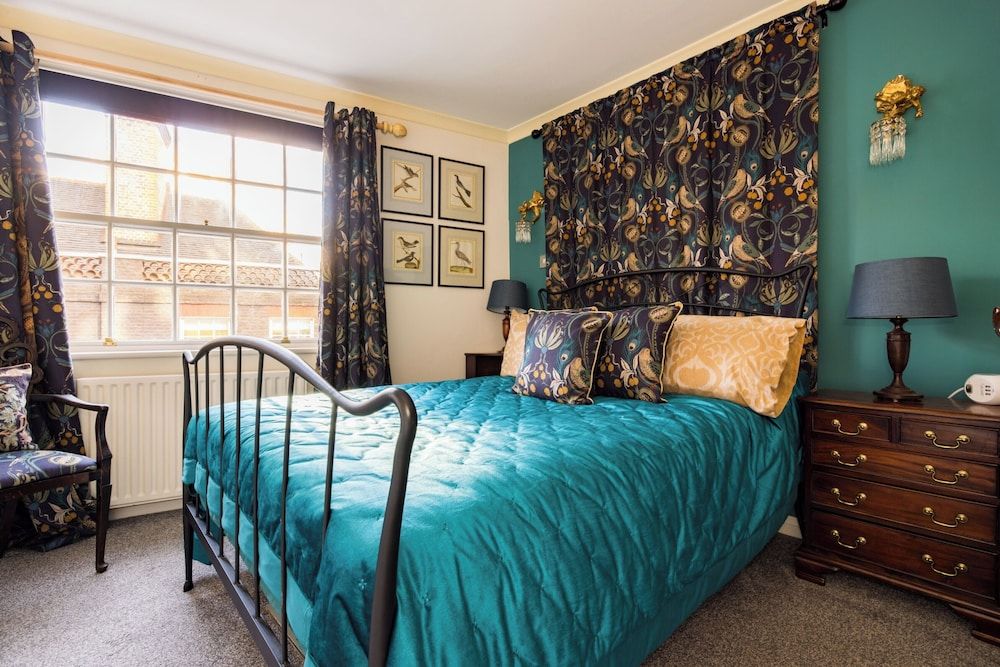 Mayfair 9-bed Townhouse - Sleeps 16, Patio & Ac House 3