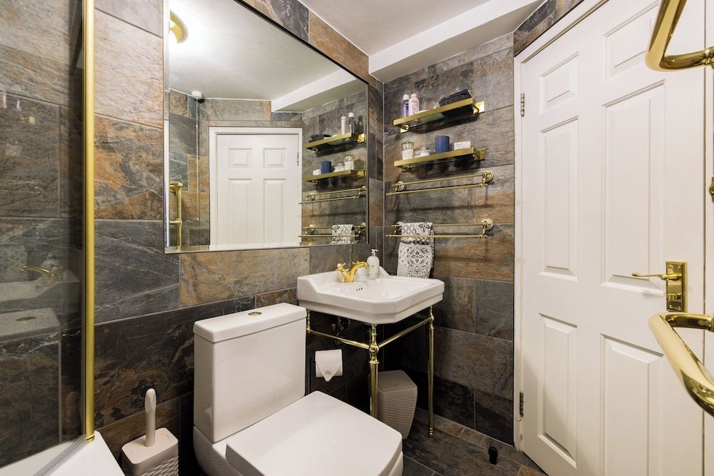 Mayfair 9-bed Townhouse - Sleeps 16, Patio & Ac House 18