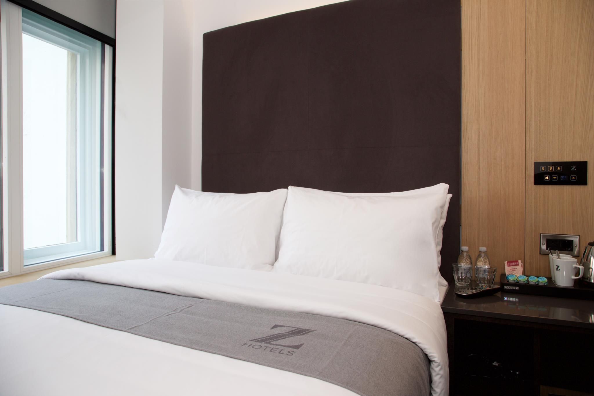 Z Queen Room