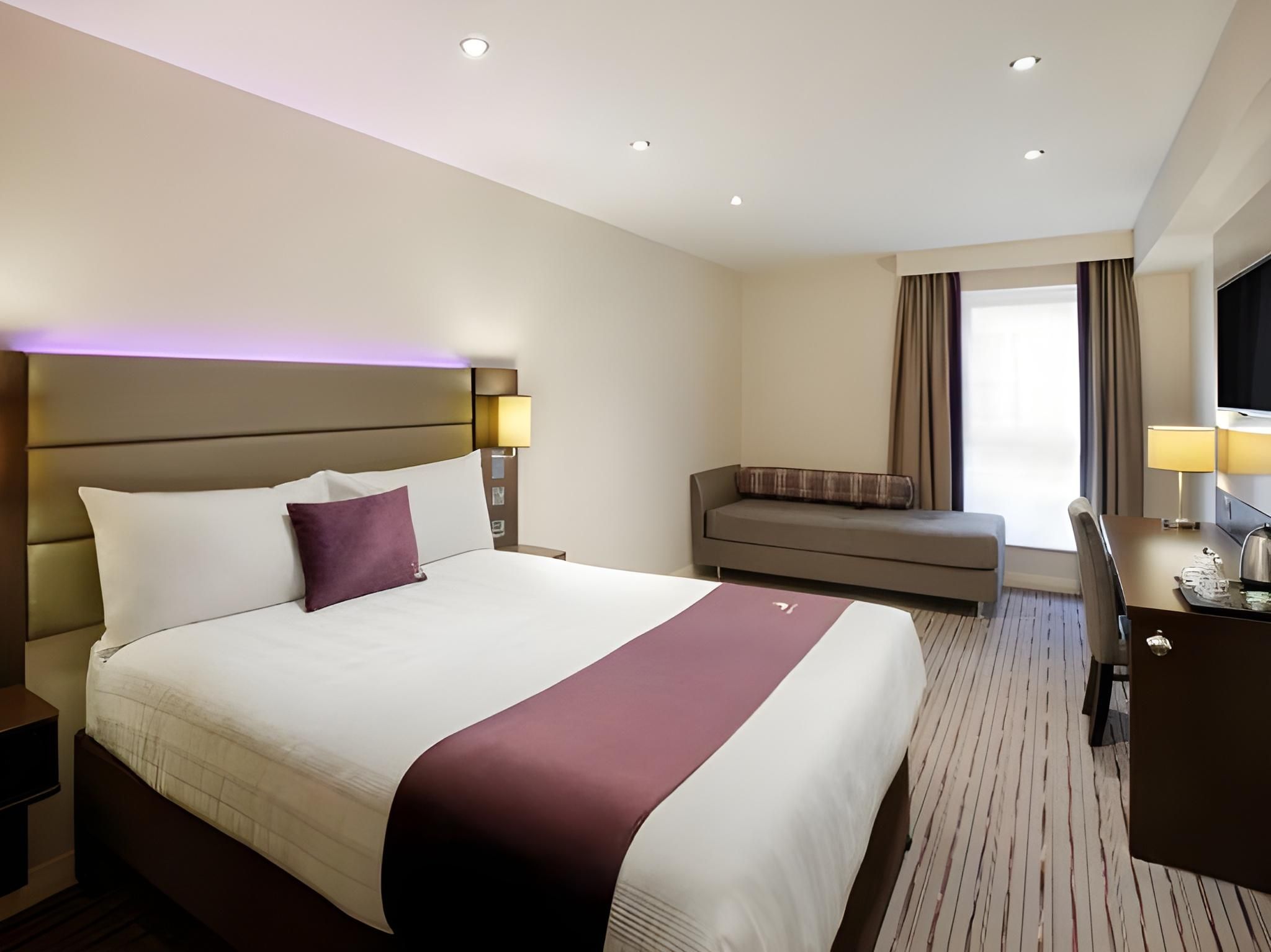 Double Room for Single Use