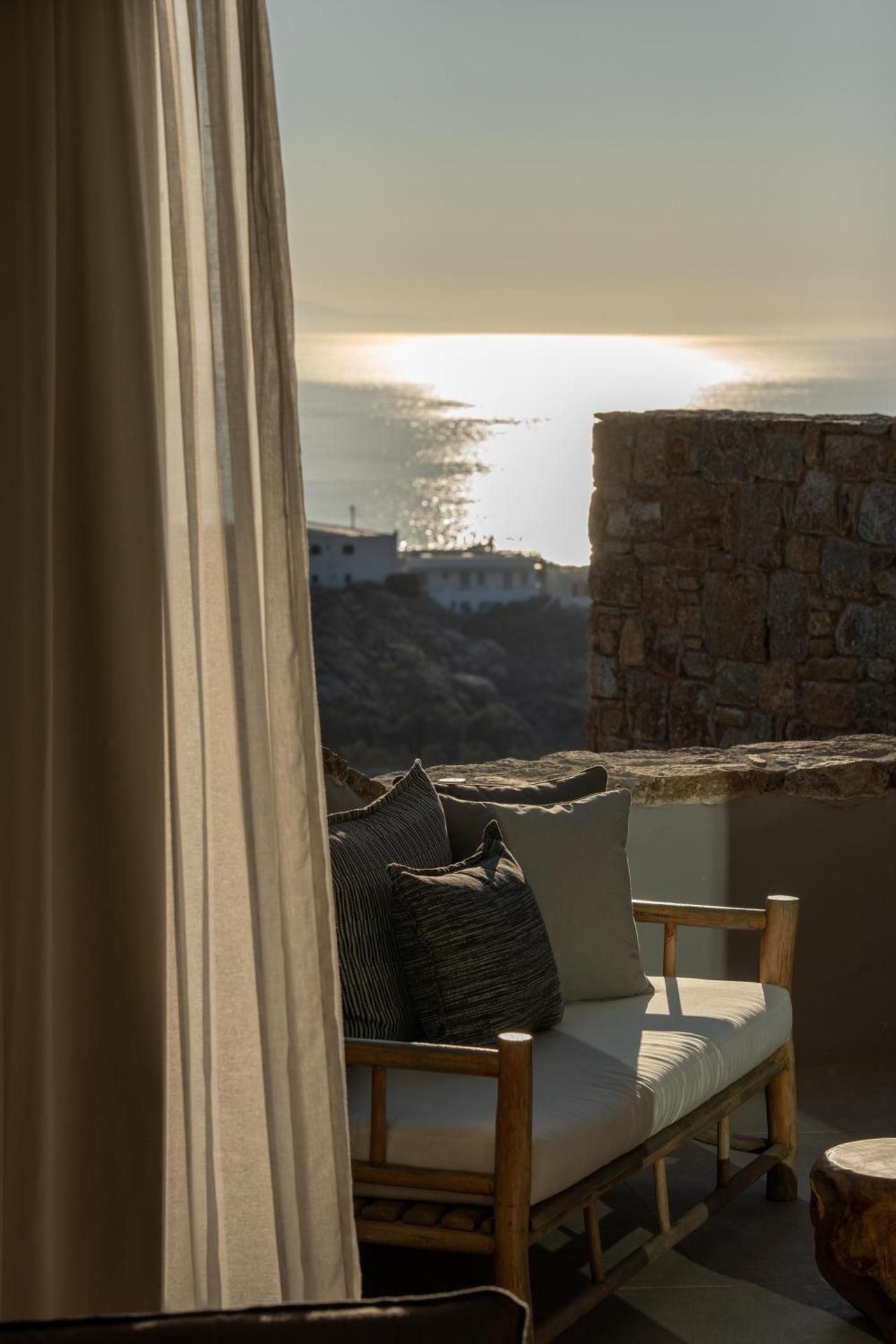Exclusive Suite with Hot Tub
