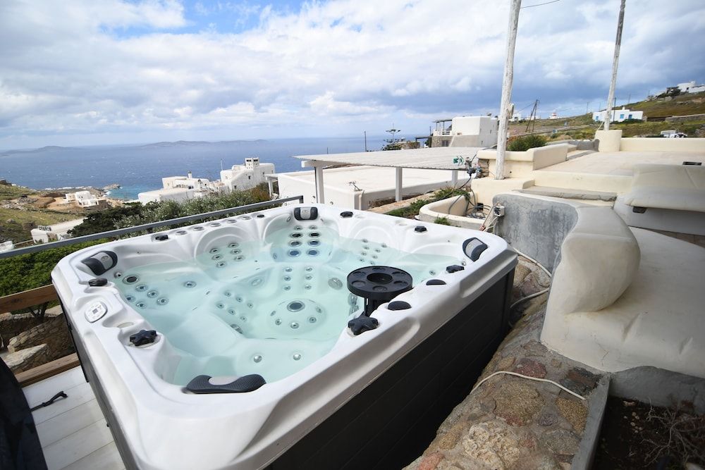Eleni's Mykonian House