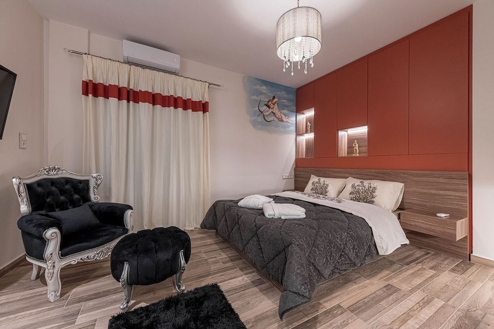 Koukaki Luxury Suites