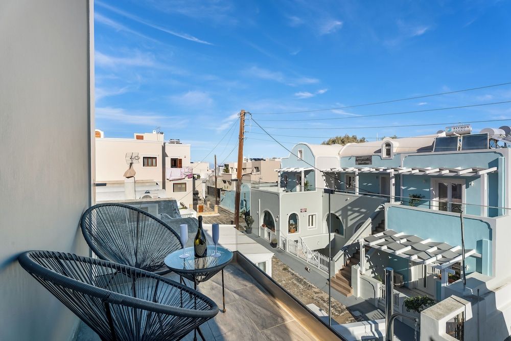 Oasis Suites Fira Junior Suite 8