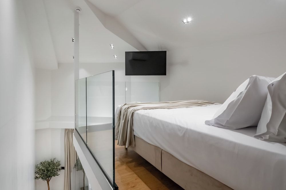 Superior Suite, Balcony, City View