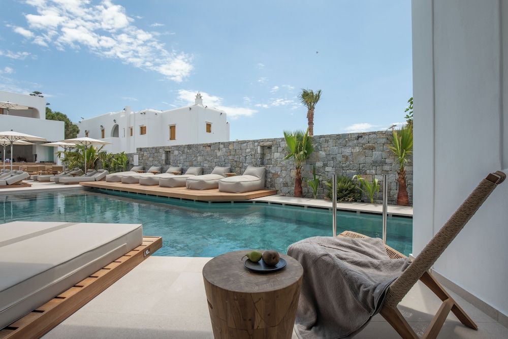 Nuca Mykonos