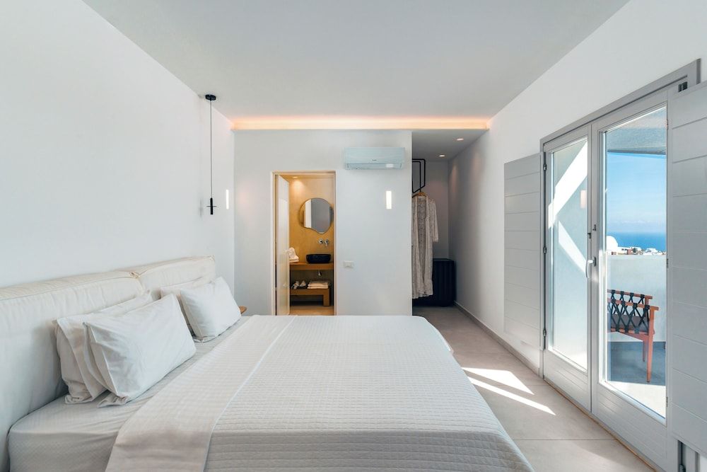 Sea view 1 bedroom suite with private pool