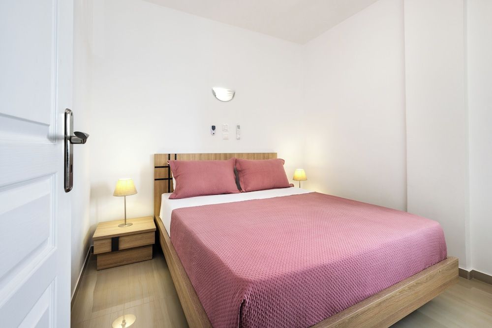 Deluxe Apartment, 4 Queen and Sofa Bed, Sea View, Balcony/Patio