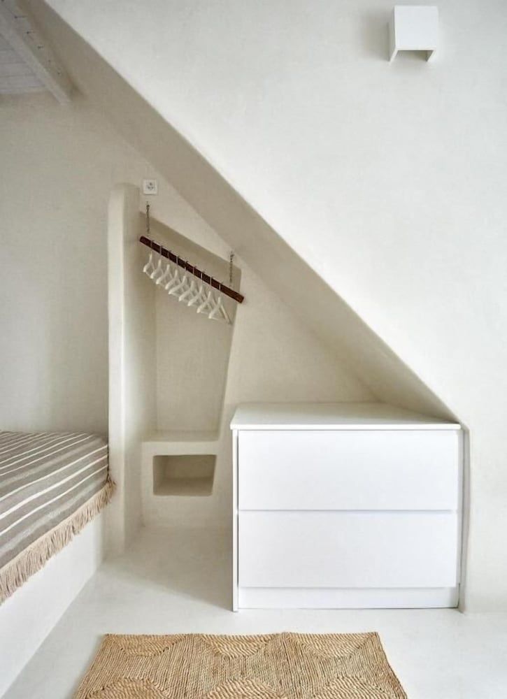 Blanco Rooms Mykonos Classic Triple Room 12