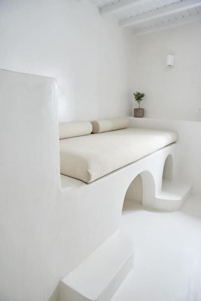 Blanco Rooms Mykonos Classic Triple Room 15