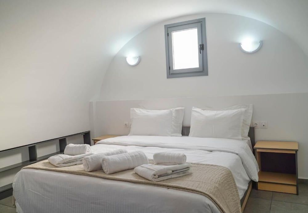 Loft Suite with Caldera View & Shared Pool