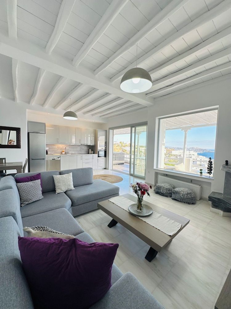 Seaview & Jacuzzi Luxury Apartment, Sea View 18