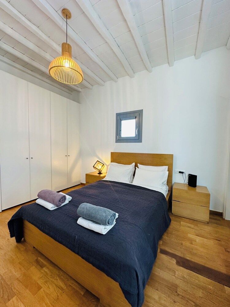 Seaview & Jacuzzi Luxury Apartment, Sea View 5