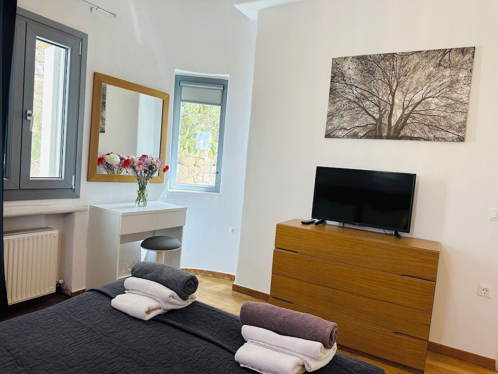 Seaview & Jacuzzi Luxury Apartment, Sea View 14