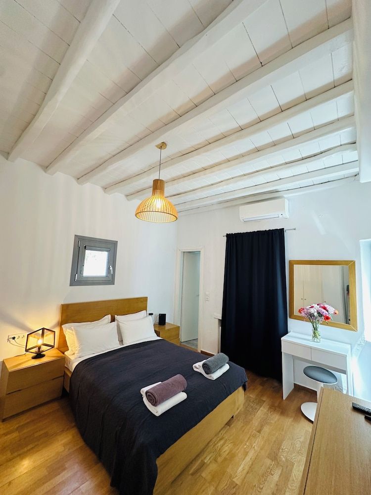 Seaview & Jacuzzi Luxury Apartment, Sea View 3