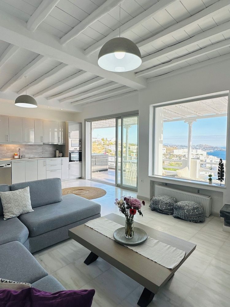 Seaview & Jacuzzi Luxury Apartment, Sea View 17