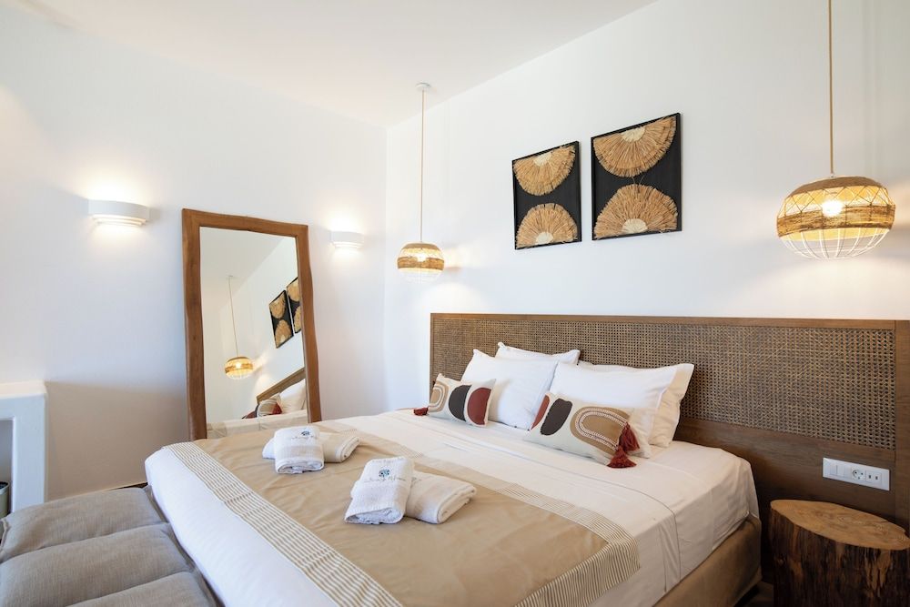 Junior Suite, Partial Sea View