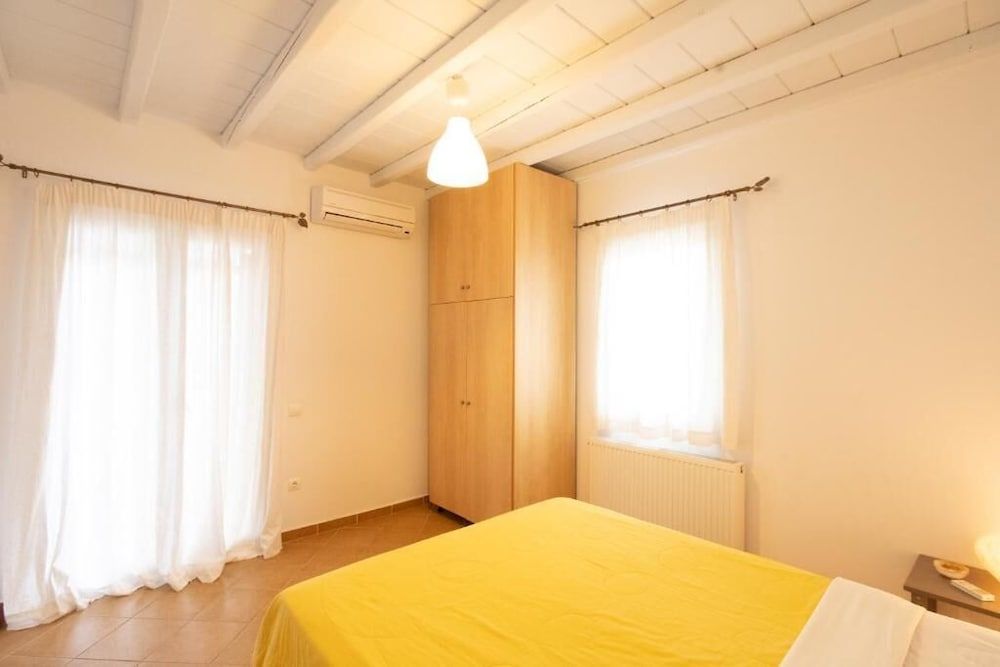 Dreamscape 3-Bedroom Mykonos Hideaway Apartment 7