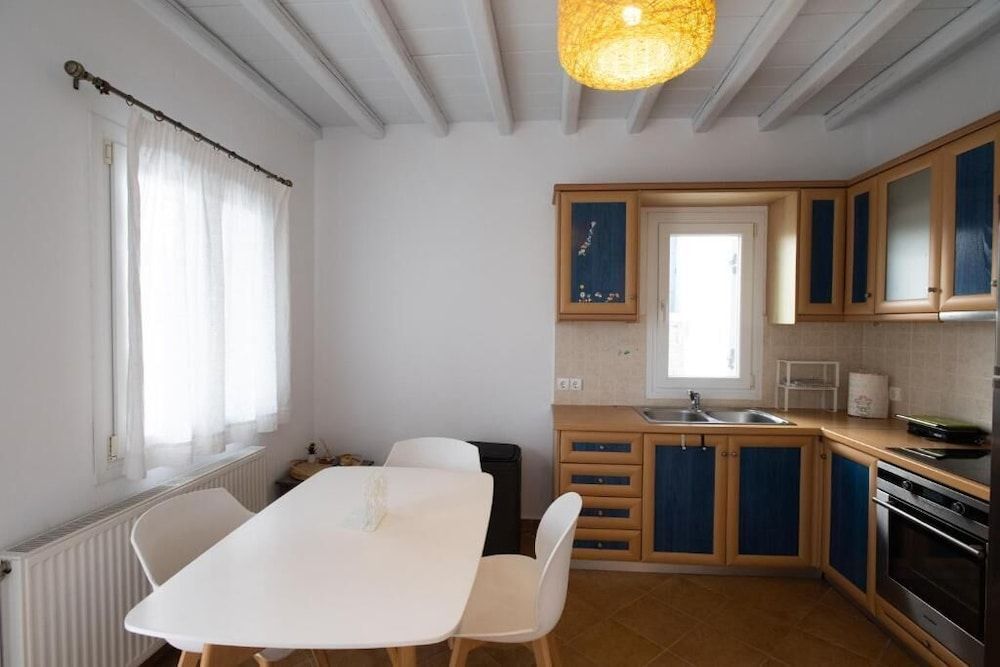 Dreamscape 3-Bedroom Mykonos Hideaway Apartment 17