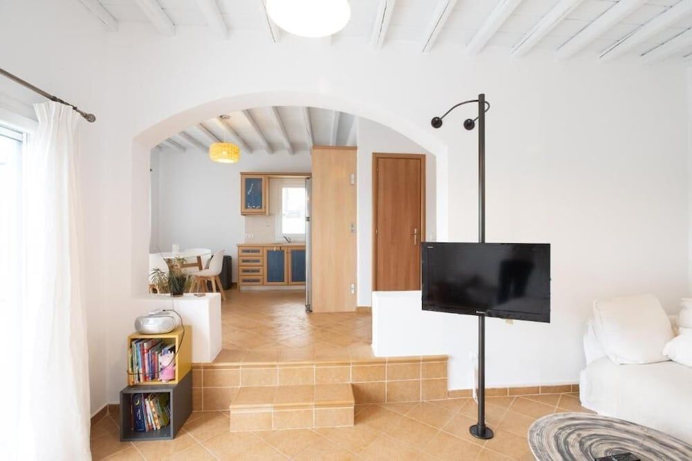 Dreamscape 3-Bedroom Mykonos Hideaway Apartment 19